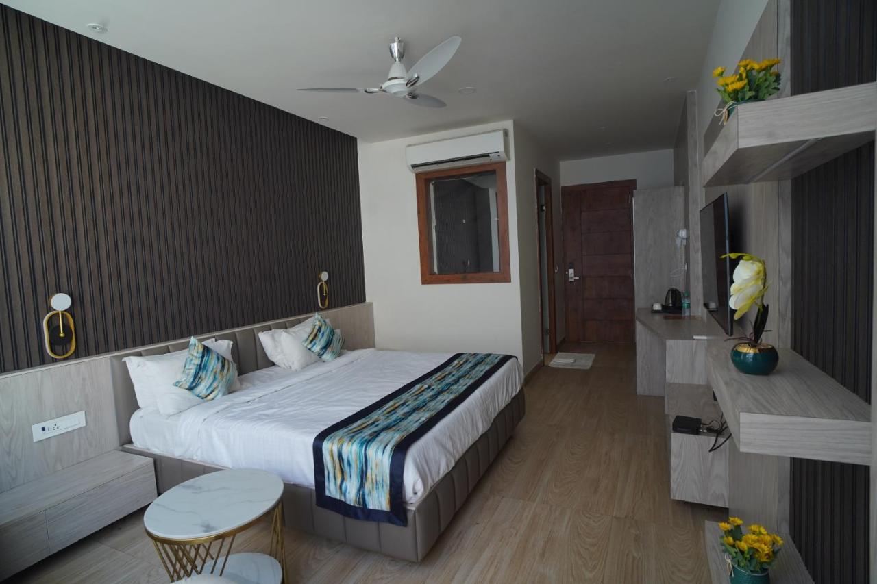 Familia Hotel And Banquets لاكناو المظهر الخارجي الصورة